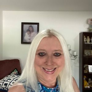 Meet your Posher, Lana